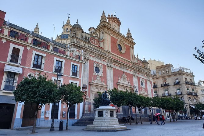 Sevilla Food Tour: Tapas, Wine, History & Traditions - A stroll through Centro Histórico, then straight to the bar scene