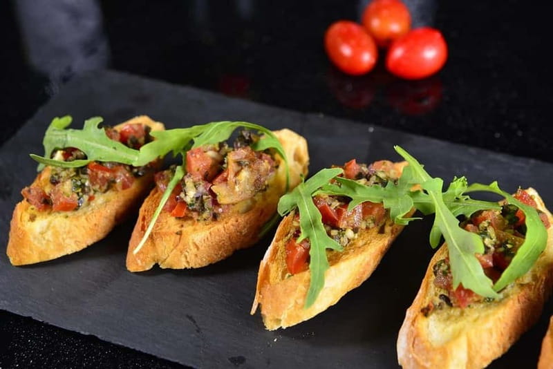 Seville: Authentic Tapas & Wine Tour with Local Expert - Where you’ll meet: Puerta de Jerez and why it matters