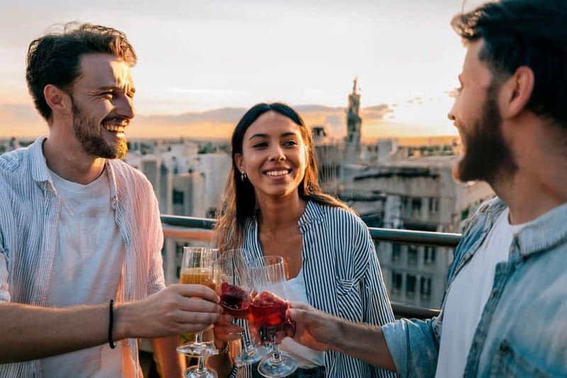 Seville: Private Tapas and Wine Tour with Rooftop Drink - Giralda and Santa Cruz Sightseeing: Landmarks Without the Detour Tax