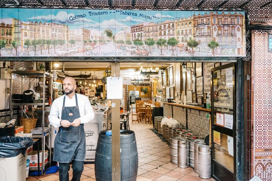 Seville: Private Tapas & History Tour in Triana Neighborhood - Las Golondrinas (Pagés del Corro): A Red Wine Cocktail Alternative