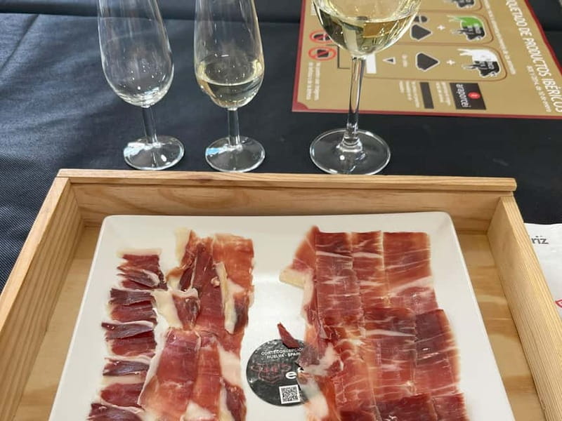 Seville: Secret Food Tour with Tapas and Drinks - Meeting point options and how pickup works