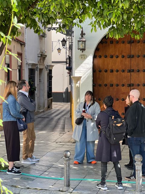 Seville: Small Group Jewish Quarter Tour with Tapas & Drinks - Plaza del Triunfo Start: Your Easy Way Into Santa Cruz