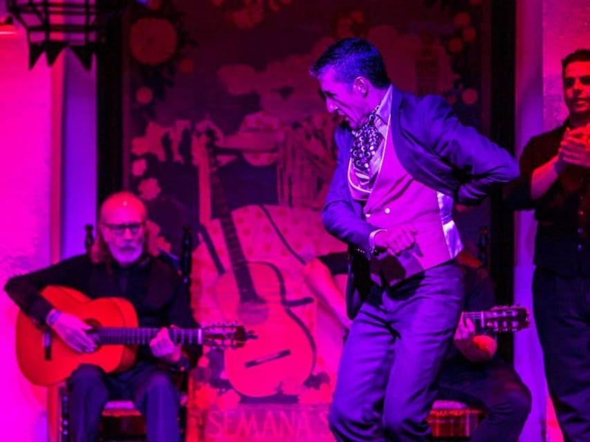 Seville: Tapas Dinner and Flamenco Show - Flamenco with 10+ artists: what to watch for beyond the obvious