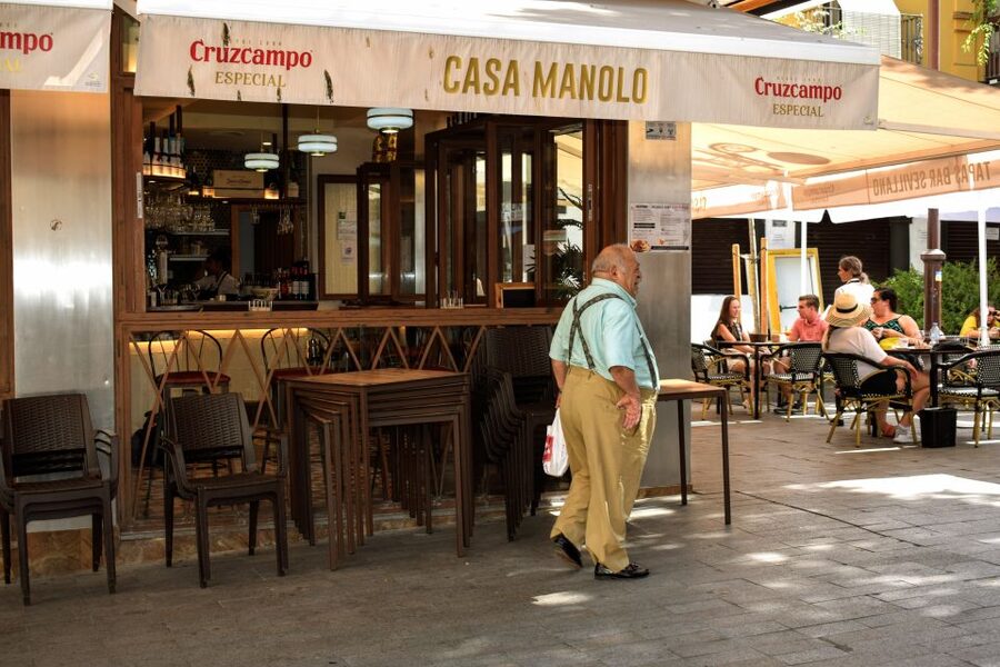 Seville: Tapas, Taverns, and History Walking Tour - Seville Tapas Starts Making Sense When It Has a Guide