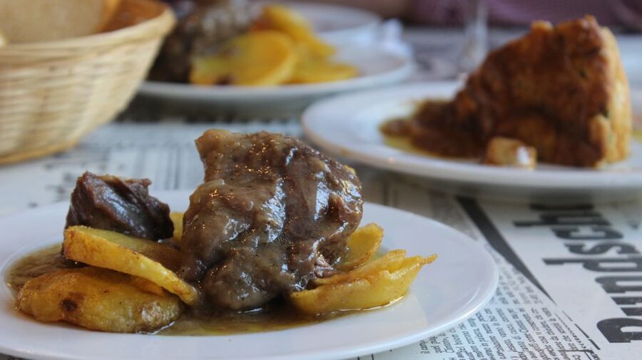 Seville: Tapas Tour Across the River in Triana - Triana Market reality check (and how to handle it)