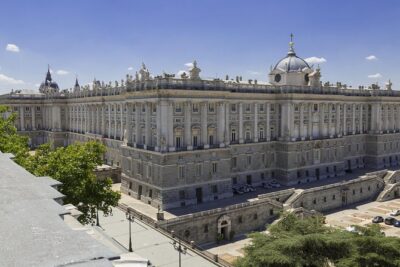 Skip-the-line Madrid Royal Palace with tapas tasting & Retiro Park - Plaza de Isabel II: a quick square stop before the palace
