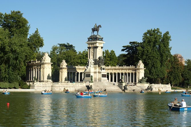 Skip-the-line Madrid Royal Palace with tapas tasting & Retiro Park - Walking time, group size, and how to avoid feeling rushed