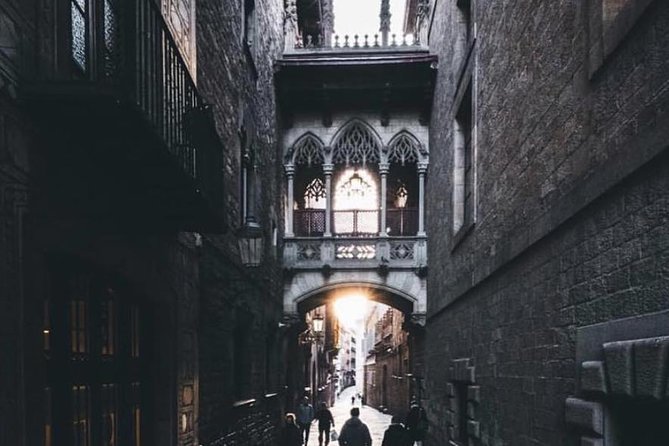 Small Group Barcelona Walking Tour, Flamenco Show & Tapas Dinner - Why this Barcelona night tour feels better than a grab-and-go plan