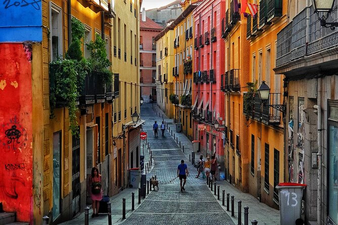 Small Group Tapas Tour in Madrid - Small Group Size and Walking Pace: Why It Doesn’t Feel Chaotic