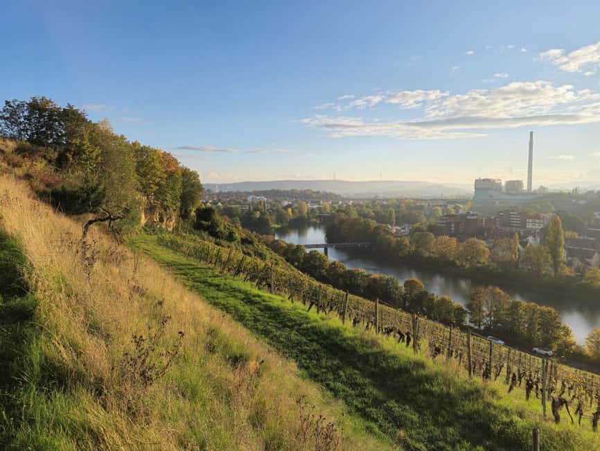 Stuttgart: Exklusive Floßboote Finne & Fischle - The BBQ, Music, and Group Energy (No Awkward Hosting Required)