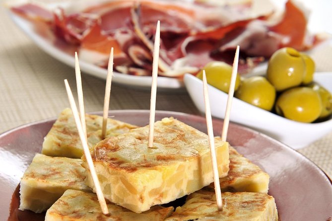 Tapas and Flamenco Show Small Group Tour in Barcelona - Gothic Quarter to Plaça Reial: Sights That Set the Mood