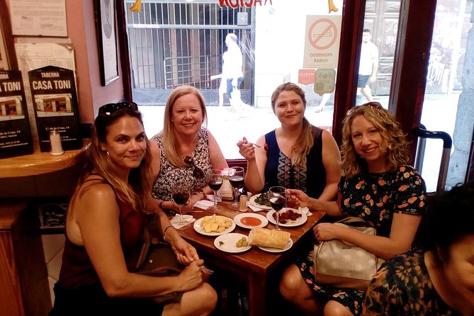 Tapas and history tour ending with churros with chocolate - Meeting at Puerta del Sol, right by the Apple Store