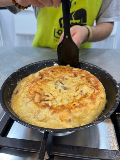 Tapas Class! Authentic Spanish tapas and Sangría! - How the Class Flows: Learn, Cook, Taste, Sit Down
