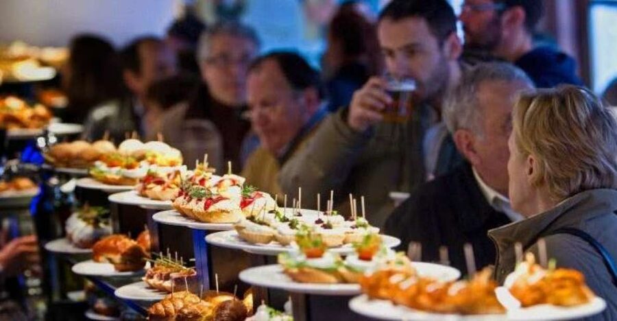 Tapas Crawl in Madrid Historical Quarter for Lunch or Dinner - Four bars, royal stories, and tastings that add up fast