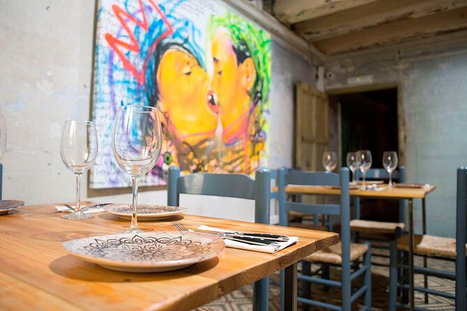 Tapas Dinner and Flamenco Show in Valencia - Drinks and dessert: how the included beverages change the vibe