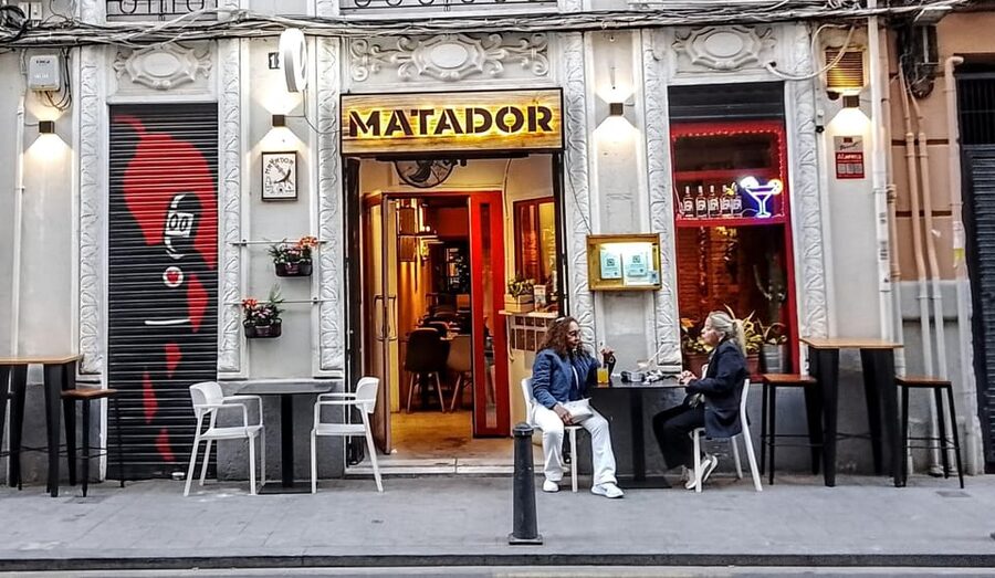 TAPAS GASTRONOMIC TOUR - Llotja de la Seda: History Notes Without Making It Boring