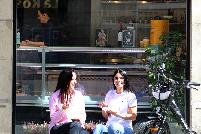 Tapas Tasting Bike/E-Bike Tour in Barcelona - The starting point at Passeig de Lluís Companys