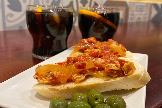 Tapas&Tours with Leo - Tasting Culture and History - A small-group tapas walk with Leo in central Granada