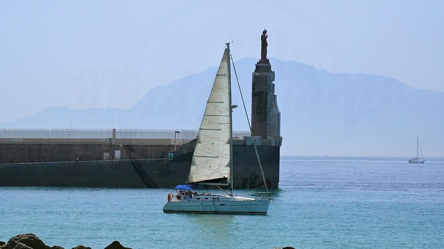 Tarifa: Sailboat Tour, Snorkelling, Tapas & Drinks - Why this sailboat tour works so well in Tarifa and the Strait of Gibraltar
