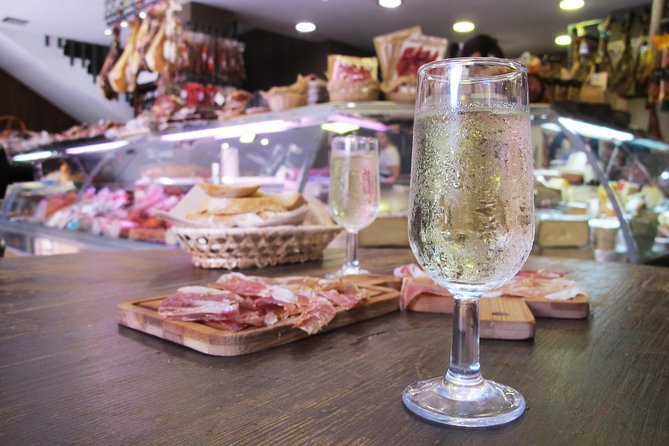 Taste of Malaga Tour : Tapas, History and Local Customs - The Final Stop Near the Alcazaba: Modern Takes on Old Flavors