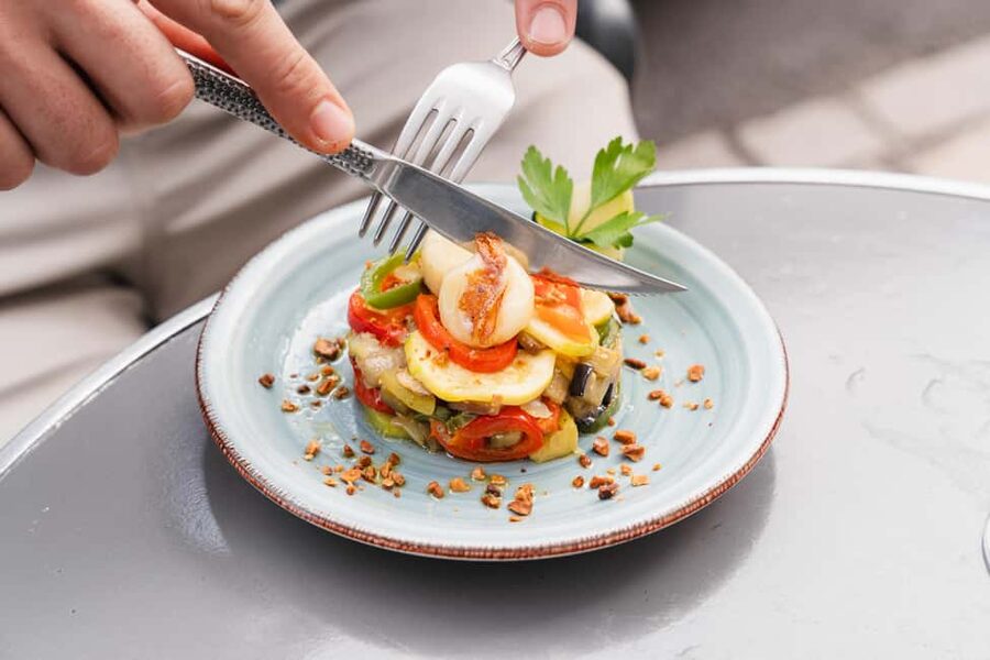 Tenerife: Gourmet Tapas and Wine Tour - The best part: turning tastings into real old-town walking