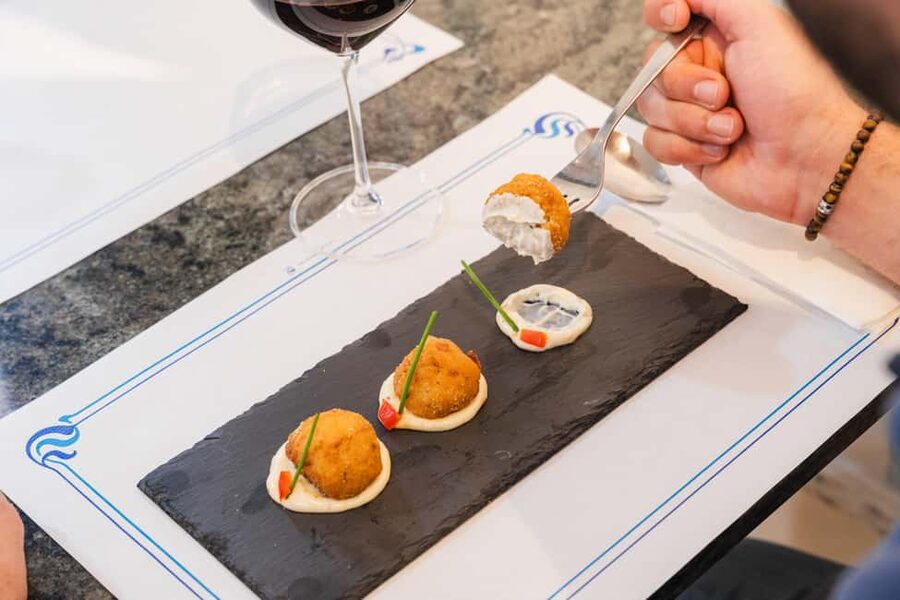 Tenerife: Gourmet Tapas and Wine Tour - What you get: 4 Canarian tapas and 4 drinks, in a smart format