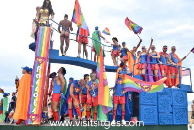 Tour in Sitges ( Bcn): Cultural diversity, tapas and beach - Meeting at Sitges Central Train Station, Then Getting Your Footing Fast