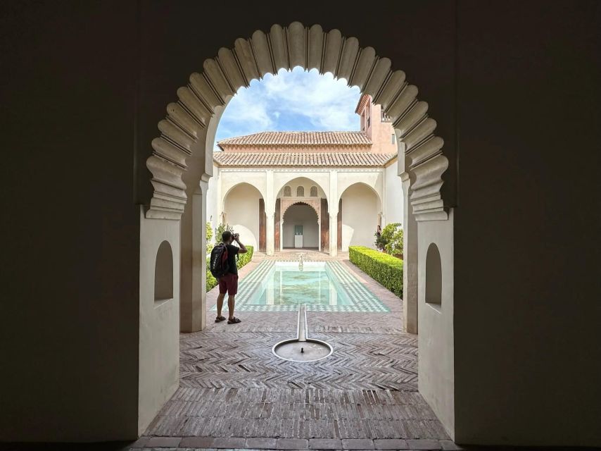 Ultimate Malaga: History and Tapas All Included - Your guide matters more than you think