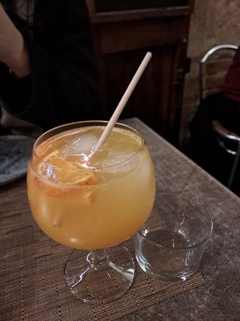 Valencia: Authentic Tapas & Drinks with a Local - Drinks, Small Groups, and Why These Guides Matter