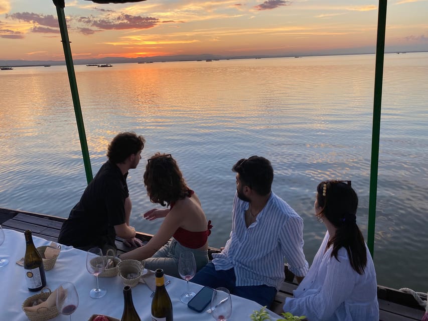 Valencia: Boat Ride with Valencian Wine Tasting & Tapas - Enter El Palmar and get on the boat for Albufera wine