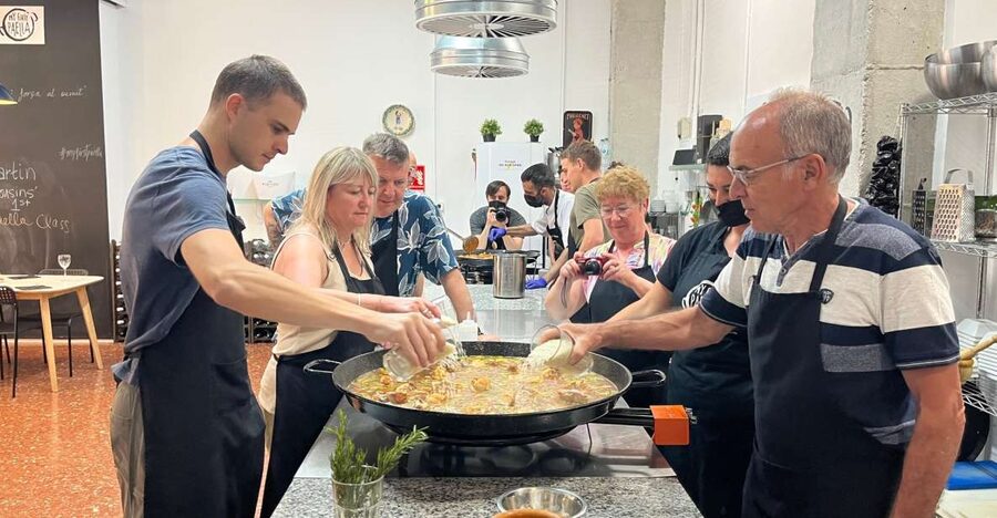 Valencia: Evening Guided Paella Workshop, Tapas, and Drinks - What this evening class really gives you (beyond paella)