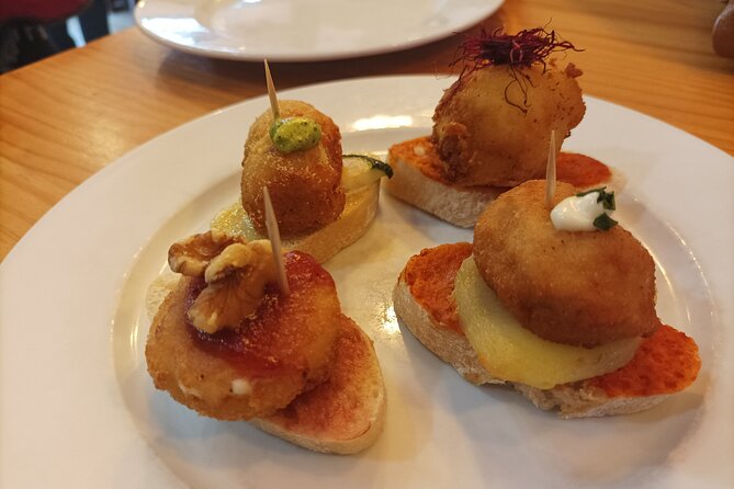 Valencia Food Tour: Tapas, Drinks and Delights with a Local - Start at Plaça del Comte de Bunyol: the route begins in real old-town style