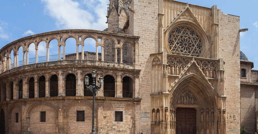 Valencia: Guided City Walking Tour with Tapas Tastings - Getting the layers: Arab Wall, Tower of San Bartolomé, and Generalitat Palace