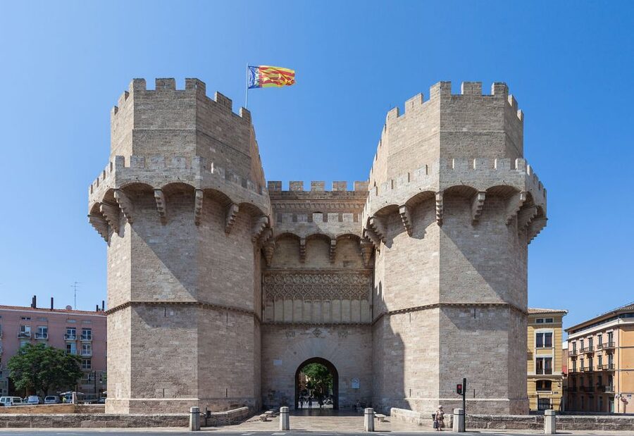 Valencia: Guided City Walking Tour with Tapas Tastings - The walking route through Valencia’s big hitters (and why each stop matters)