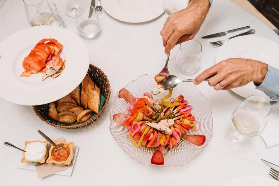 Valencia: Tapas and Drinks Evening Tour - Key things that make this Valencia tapas evening work