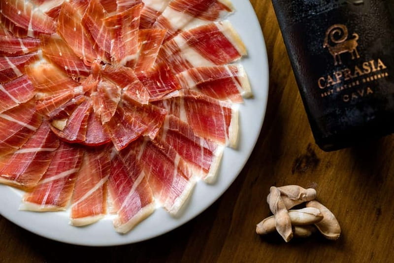 Valencia: Tapas and Sightseeing guided tour - Meeting at Horchateria Santa Catalina: A Great Starting Nerve Center