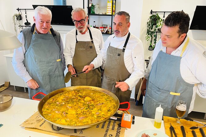 Valencian Paella class with welcome drinks and tapas - Quick highlights