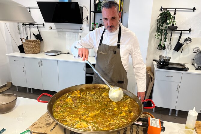 Valencian Paella class with welcome drinks and tapas - Welcome drinks and tapas: the warm-up you actually need