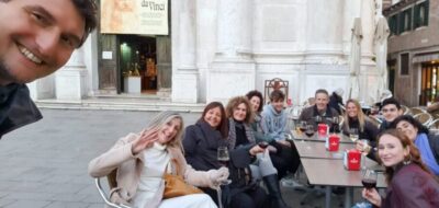 Venice: Local Secrets of Venice Tapas & Wine Walking Tour - Starting at Enoteca Al Volto: your first bacaro and how it sets the tone