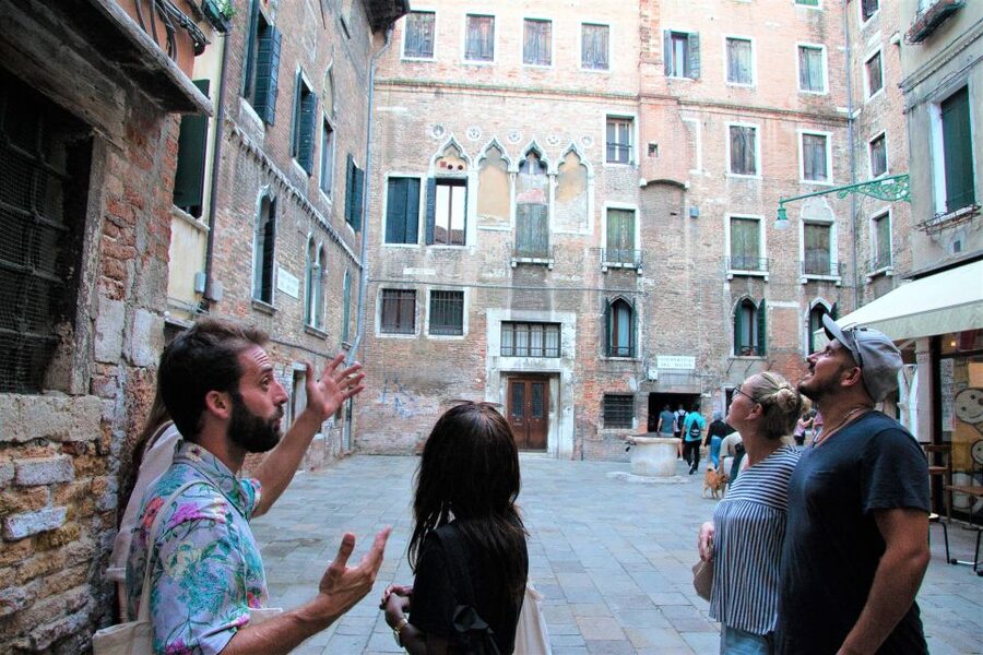 Venice: Local Secrets of Venice Tapas & Wine Walking Tour - How much you’ll eat and drink (so you don’t over-plan dinner)