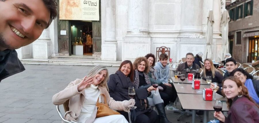 Venice: Local Secrets of Venice Tapas & Wine Walking Tour - Starting at Enoteca Al Volto: your first bacaro and how it sets the tone