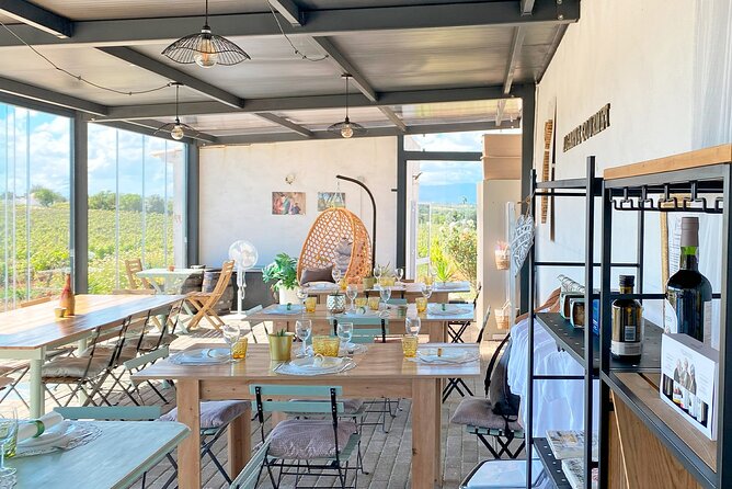 Vilamoura, Albufeira & Porches: Wine Tasting, Tapas & Music Tour - Why this Lagoa wine and music set-up works in real life