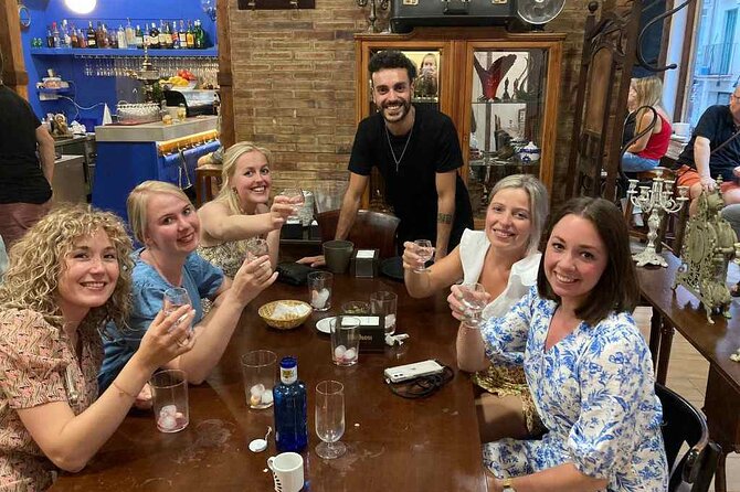 Wine and Tapas walking Tour in Malaga - What to Expect From the Walking Pace (and Why Comfort Matters)