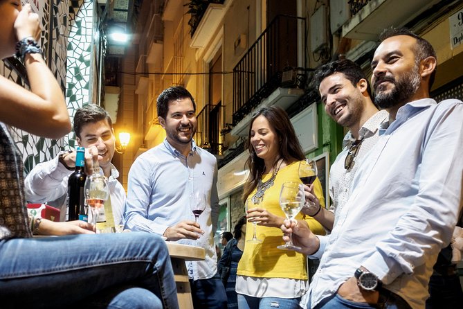 Wine Tasting and Tapas in the ancient Town of Zaragoza - Zaragoza at 6 pm: why El Tubo is the best backdrop