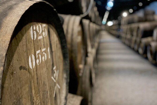 Wine Tasting with Tapas Walking Tour in Porto - Why this Porto combo works: walking + included tastings