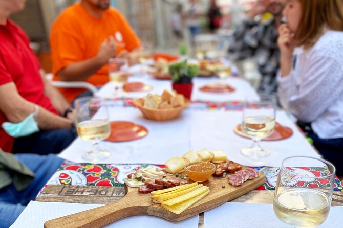 Wine Tasting with Tapas Walking Tour in Porto - Quinta dos Corvos: the port cellar stop that sets the tone